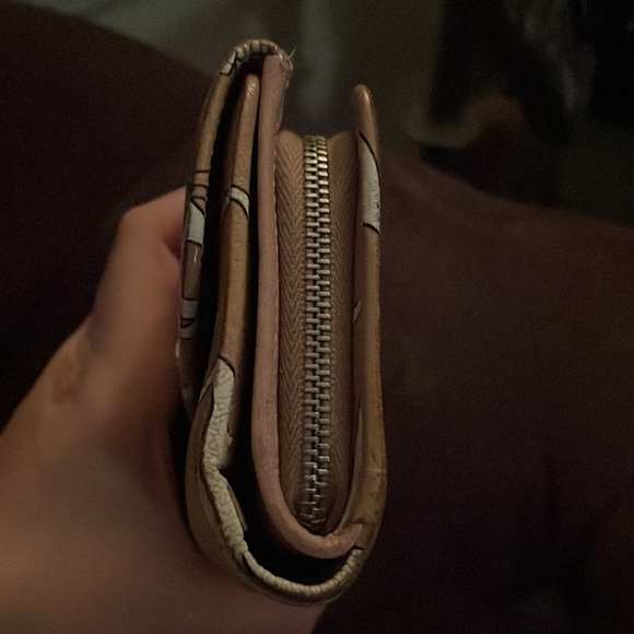 Miu Miu Pink Cat Print Women's Wallet - Picture 6 of 12